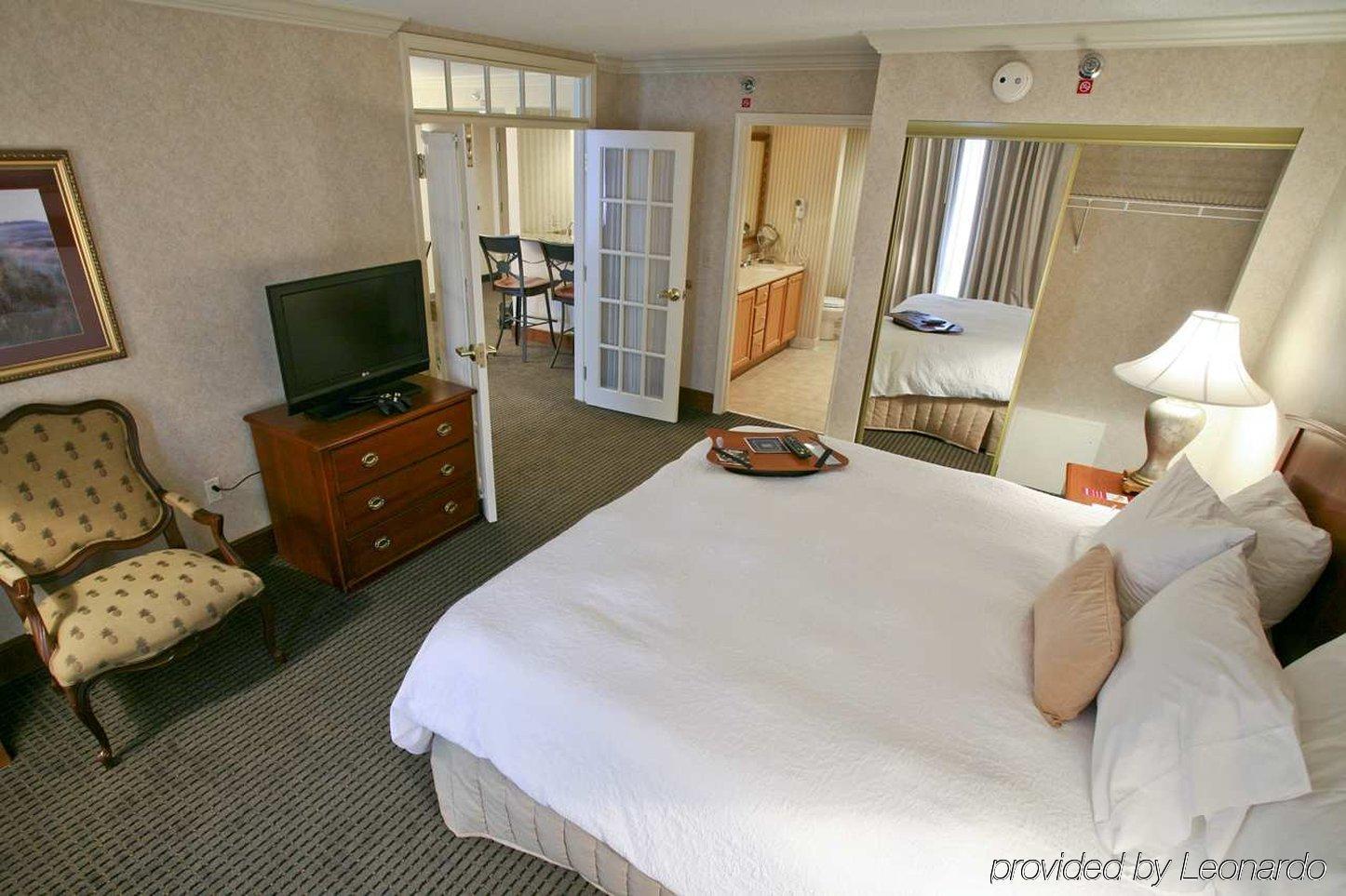 Hampton Inn & Suites Country Club Plaza Канзас-Сити Номер фото